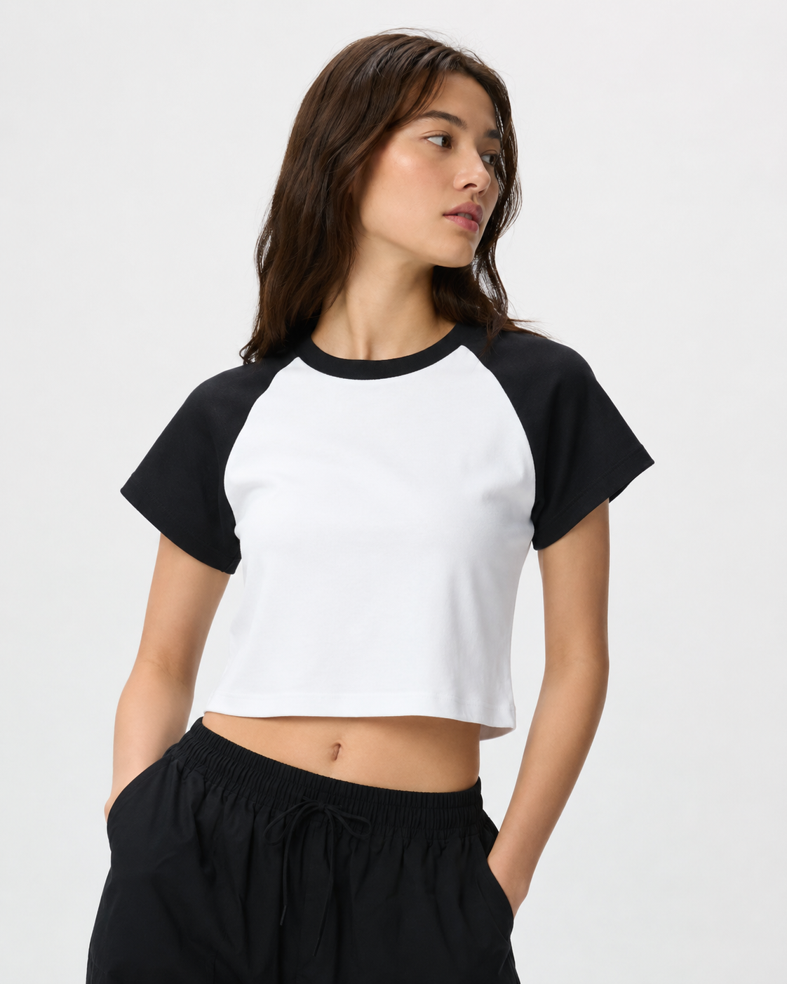UNQ004 - Uniqlo T-Shirt Mini (Crop Top) Wanita Raglan White Black